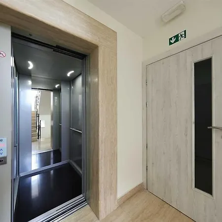 I Penthouse 2 Mit Dachterrasse & Jacuzzi Apartament *