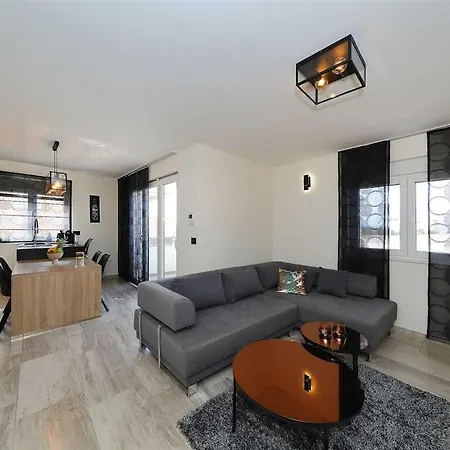 I Penthouse 2 Mit Dachterrasse & Jacuzzi 자다르