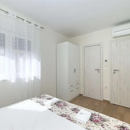 I Penthouse 2 Mit Dachterrasse & Jacuzzi Apartament