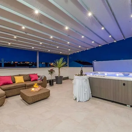 아파트 I Penthouse 2 Mit Dachterrasse & Jacuzzi