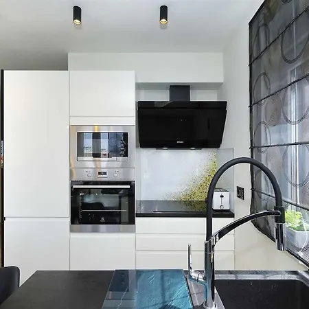 I Penthouse 2 Mit Dachterrasse & Jacuzzi 아파트 *