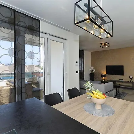I Penthouse 2 Mit Dachterrasse & Jacuzzi Zadar